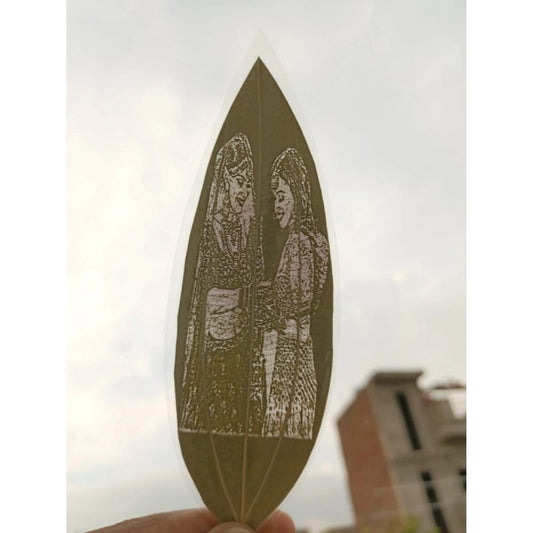 Custom Engraved Leaf Art – Bride And Bridesmaid - Sister Bond Portrait on Natural Leaf | Home Accessories