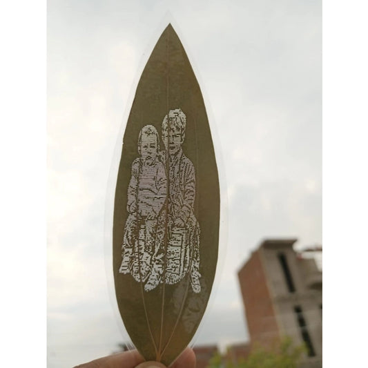 Custom Engraved Leaf Art – Parent And Child Portrait on Natural Leaf | Home Accessories
