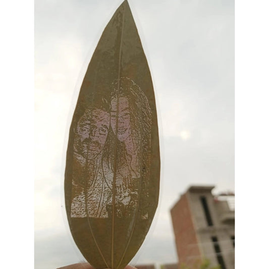 Custom Couple Portrait Engraved on Natural Leaf – Personalized Romantic Leaf Art Gift | Home Accessories