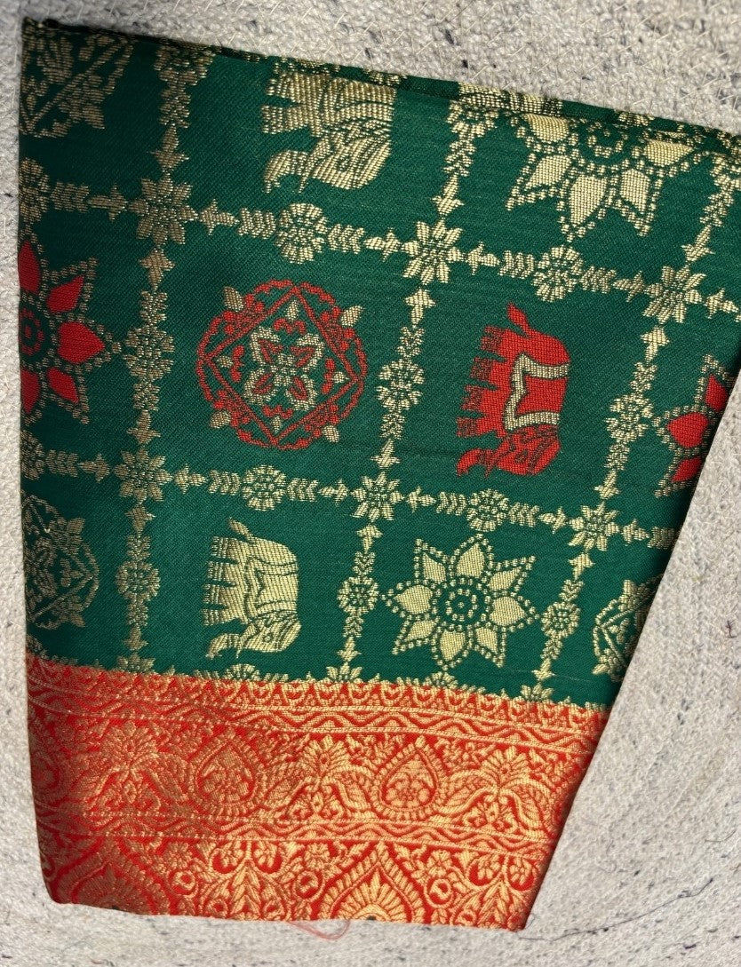 Women's Jacquard Printed Saree With Unstitched Blouse 5.5 Mtr (Bottle Green)